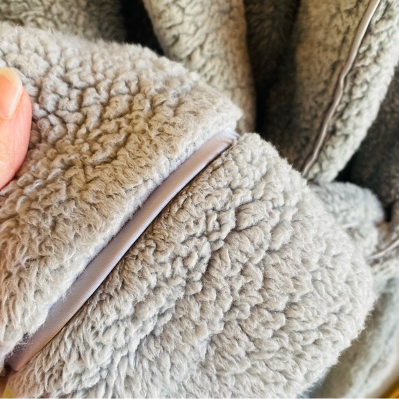 Anthropologie Eri & Ali Prudence Hooded Sherpa Robe, Size XS - Picture 10 of 13